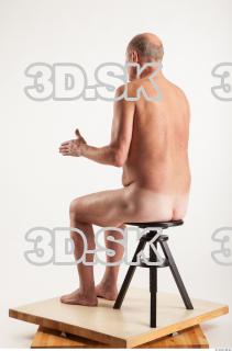 Sitting pose of nude Ed 0010